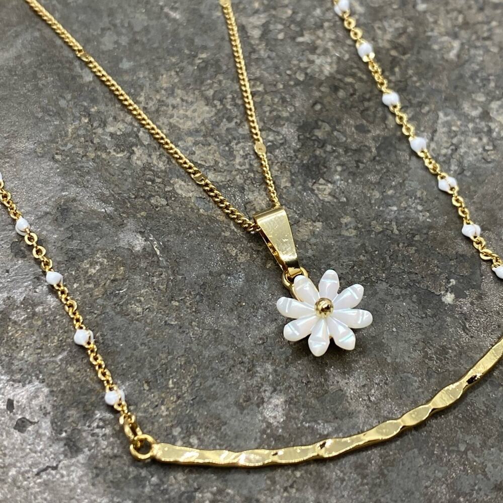 NEW FP x Luna Norte Flower Mother Of Pearl Necklace Set